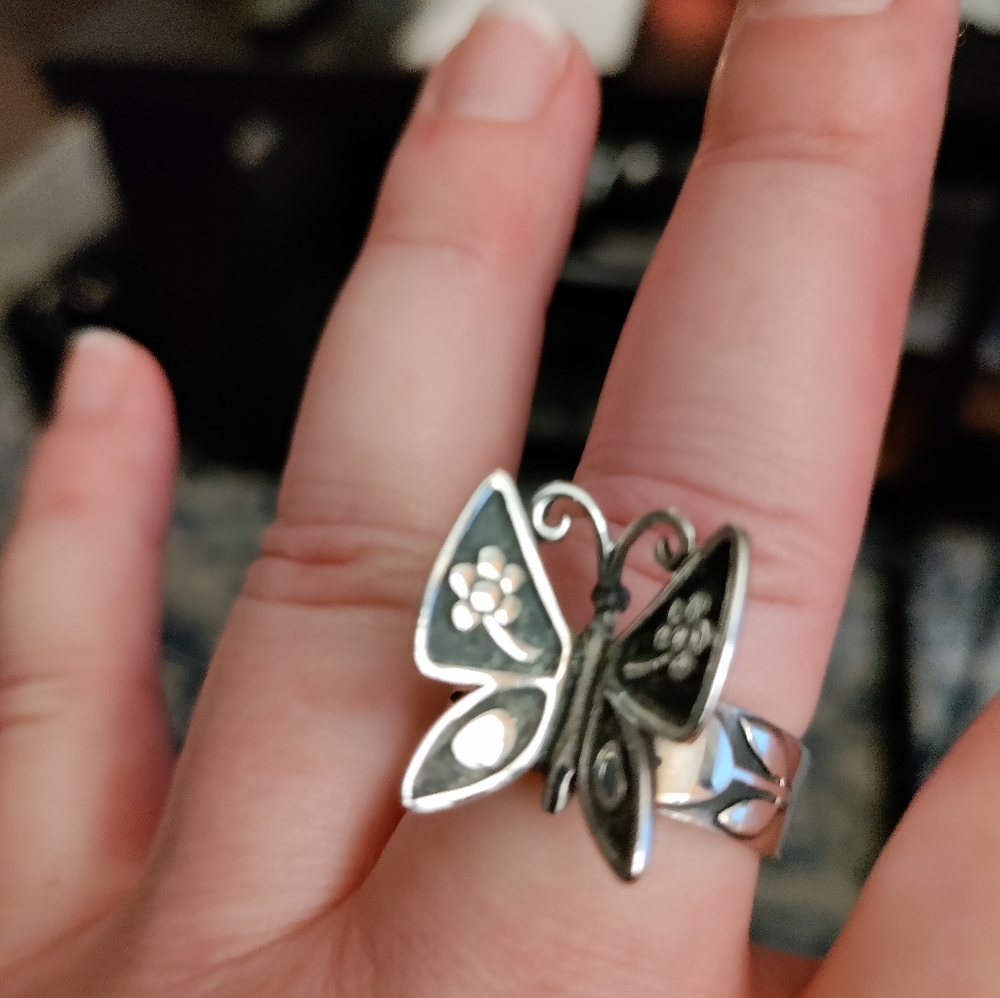 James Avery Mariposa Sterling Silver Ring Size 9